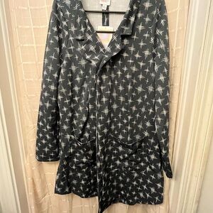 LuLaRoe New Gwen Blazer for business or casual wear.